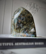 이미지를 갤러리 뷰어에 로드 , Large Golden Flash Labradorite Freeform - 2.5kg #107