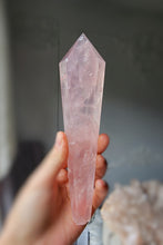 Cargar imagen en el visor de la galería, Rose Quartz Wand - 232g #119