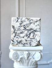 Load image into Gallery viewer, Black & White Quartz Cube - 1.16kg #211