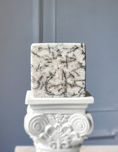 画像をギャラリービューアに読み込む, Black & White Quartz Cube - 656g #210