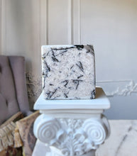 ์ด๋ฏธ์ง๋ฅผ ๊ฐค๋ฌ๋ฆฌ ๋ทฐ์ด์ ๋ก๋ , Black &White Quartz Cube - 577g #213