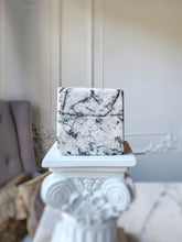 ์ด๋ฏธ์ง๋ฅผ ๊ฐค๋ฌ๋ฆฌ ๋ทฐ์ด์ ๋ก๋ , Black &White Quartz Cube - 577g #213