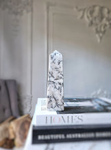 ์ด๋ฏธ์ง๋ฅผ ๊ฐค๋ฌ๋ฆฌ ๋ทฐ์ด์ ๋ก๋ , Black & White Quartz Tower - 588g #117