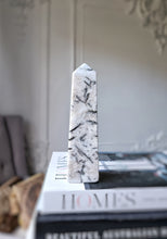 ์ด๋ฏธ์ง๋ฅผ ๊ฐค๋ฌ๋ฆฌ ๋ทฐ์ด์ ๋ก๋ , Black & White Quartz Tower - 588g #117