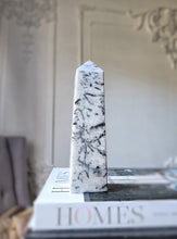 ์ด๋ฏธ์ง๋ฅผ ๊ฐค๋ฌ๋ฆฌ ๋ทฐ์ด์ ๋ก๋ , Black & White Quartz Tower - 689g #118