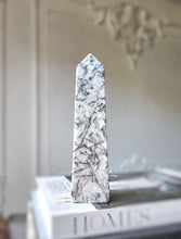 ์ด๋ฏธ์ง๋ฅผ ๊ฐค๋ฌ๋ฆฌ ๋ทฐ์ด์ ๋ก๋ , Black & White Quartz Tower - 674g #119