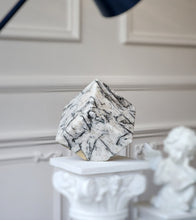 Load image into Gallery viewer, Black & White Quartz Cube - 690g #111