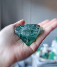 이미지를 갤러리 뷰어에 로드 , Green Fluorite Diamond Shape - 191g #264
