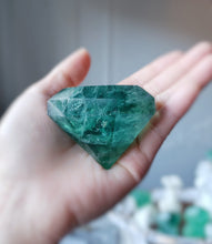 이미지를 갤러리 뷰어에 로드 , Green Fluorite Diamond Shape - 191g #264