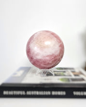 이미지를 갤러리 뷰어에 로드 , Large Rose Quartz Sphere - 3.93kg #16