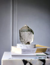 이미지를 갤러리 뷰어에 로드 , Garden Quartz / Lodolite Green Phantom Freeform on Gold Stand - 1.23kg #178