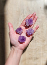 Cargar imagen en el visor de la galería, Amethyst Popcorn - Flower