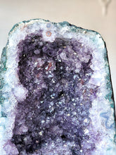 이미지를 갤러리 뷰어에 로드 , Amethyst Flower Cave / Geode - 14.21kg #129