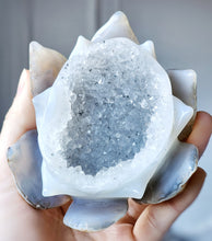 이미지를 갤러리 뷰어에 로드 , Blue Flower Agate Geode Jewellery Bowl - 265g #94