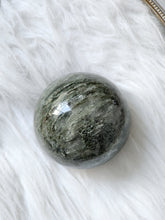이미지를 갤러리 뷰어에 로드 , Green Strawberry x Epidote Quartz Sphere - 470g #48