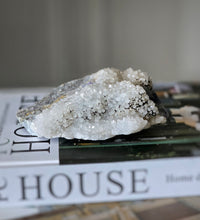 이미지를 갤러리 뷰어에 로드 , Blue Fluorite Cubes on White Quartz - 372g #40