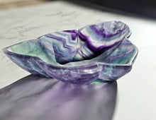 이미지를 갤러리 뷰어에 로드 , 40% OFF | Rainbow Fluorite Bowl - Matte 1.65kg #133 (minor damage)