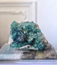 이미지를 갤러리 뷰어에 로드 , Green Fluorite Cluster - 1.96kg #98
