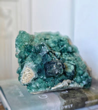 이미지를 갤러리 뷰어에 로드 , Green Fluorite Cluster - 1.96kg #98