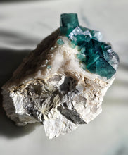 이미지를 갤러리 뷰어에 로드 , Green Fluorite Cluster - 830g #135