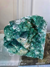 이미지를 갤러리 뷰어에 로드 , Green Fluorite Cluster - 1.47kg #83