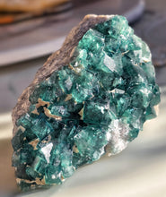 이미지를 갤러리 뷰어에 로드 , Green Fluorite Cluster - 1.17kg #84