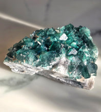 이미지를 갤러리 뷰어에 로드 , Green Fluorite Cluster - 1.17kg #84