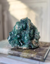 이미지를 갤러리 뷰어에 로드 , Green Fluorite Cluster - 1.33kg #86