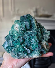 이미지를 갤러리 뷰어에 로드 , Green Fluorite Cluster - 1.33kg #86