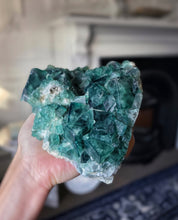 이미지를 갤러리 뷰어에 로드 , Green Fluorite Cluster - 1.33kg #86