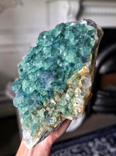 이미지를 갤러리 뷰어에 로드 , Green Fluorite Cluster - 1.86kg #88