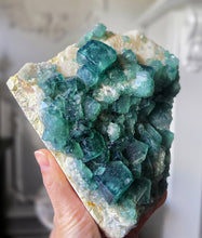 이미지를 갤러리 뷰어에 로드 , Green Fluorite Cluster - 1.73kg #89