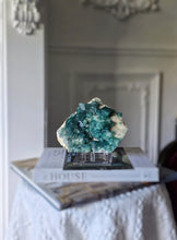 이미지를 갤러리 뷰어에 로드 , Green Fluorite Cluster - 1.73kg #89