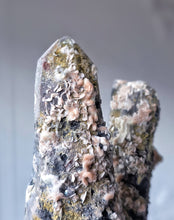 Cargar imagen en el visor de la galería, | RARE | Large Mongolian Quartz Cluster - 1.1kg #114