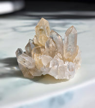 Cargar imagen en el visor de la galería, Golden Himalayan Quartz Cluster - 96g #421