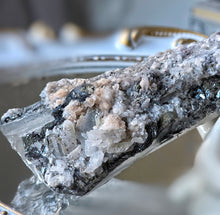 이미지를 갤러리 뷰어에 로드 , | RARE | Mongolian Quartz Point - 294g #145