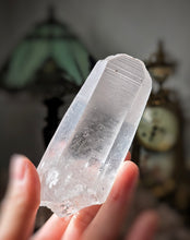 Cargar imagen en el visor de la galería, Lemurian Seed Clear Quartz - 152g #345