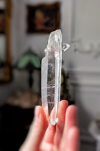 Cargar imagen en el visor de la galería, Lemurian Seed Clear Quartz - 71g #348