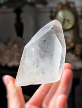 Cargar imagen en el visor de la galería, Lemurian Seed Clear Quartz - 186g #341