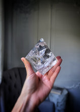 이미지를 갤러리 뷰어에 로드 , Clear Quartz Diamond Shaped Freeform on Gold Stand - 563g #4