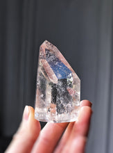 이미지를 갤러리 뷰어에 로드 , Small Clear Quartz Tower / Point with Mica Inclusion - 120g #325
