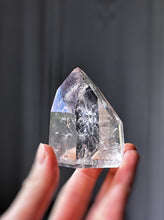 이미지를 갤러리 뷰어에 로드 , Small Clear Quartz Tower / Point with Mica Inclusion - 120g #325