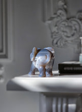 画像をギャラリービューアに読み込む, Blue Agate Geode Elephant Carving - 413g #436
