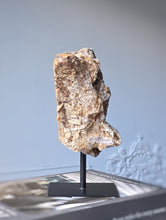 將圖片載入圖庫檢視器 Pink Amethyst on Black Stand - 1.3kg #110