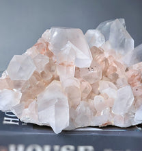 將圖片載入圖庫檢視器 Large Pink Himalayan Quartz Cluster - 3.15kg #490