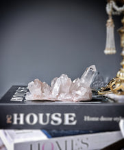 Cargar imagen en el visor de la galería, Himalayan Quartz Cluster - small 223g #496