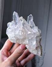 Cargar imagen en el visor de la galería, High Grade Himalayan Quartz Cluster - 288g #511