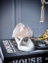 Cargar imagen en el visor de la galería, Light Pink Himalayan Quartz Cluster - small 133g #513