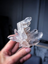이미지를 갤러리 뷰어에 로드 , Himalayan Quartz Cluster on Clear Stand - small 142g #521
