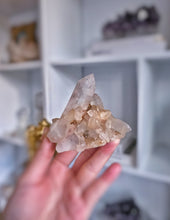 將圖片載入圖庫檢視器 Peach Himalayan Quartz Cluster - 152g #528